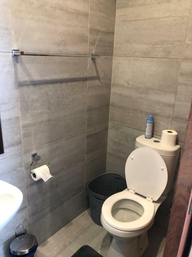 8 On Acacia Guesthouse Bedfordview Esterno foto